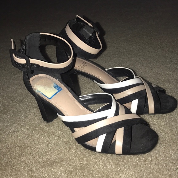 High Heels - Picture 4 of 4